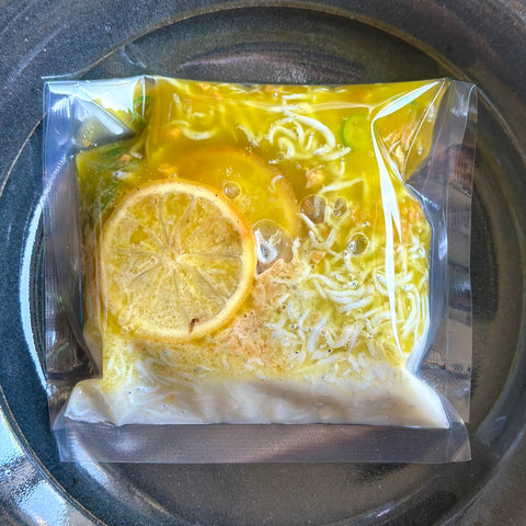 Aglio olio e peperoncino con Bianchetti dello Shonan, peperoncino verde e limone 湘南しらすと青唐辛子、レモンのアーリオオーリオ・エ・ペペロンチーノ